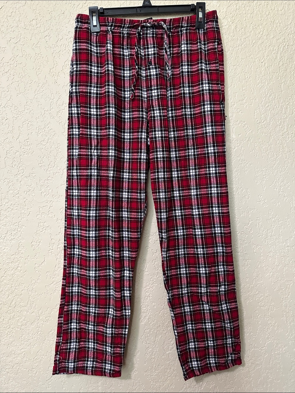 Men’s Hanes Red Black White Plaid Drawstring Lounge Pants medium